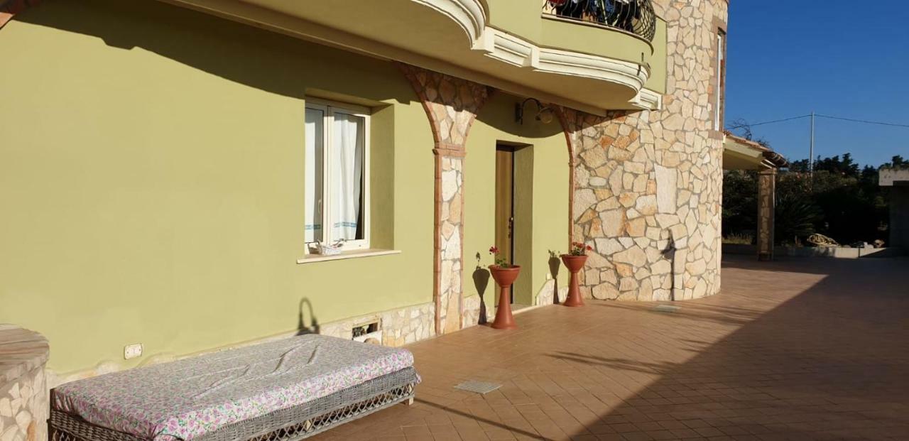 Villa Renzo E Lucia Sant Isidoro  Exterior foto